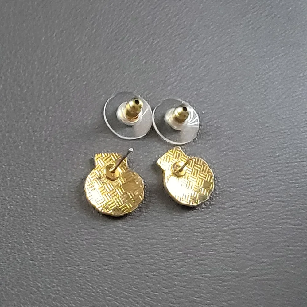Vintage Seashell cloisonne dainty earrings
